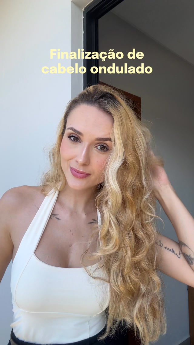 Bora aprender a fazer a finalização 🧜🏻‍♀️?

EU AMO! É um jeito super prático de finalizar o cabelo e ...