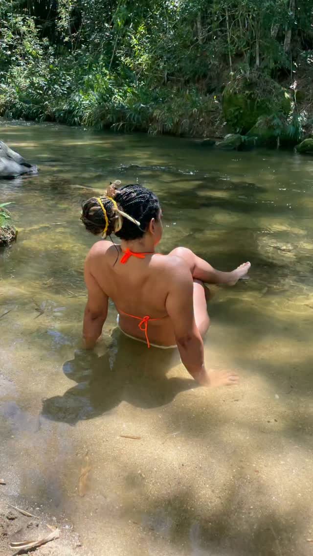 Viva agora. Seja você. Seja leve.
Siga @venicia.villaruel 
.
.
.
.
.
#explorar #lifestyle #natureza #mulher40mais❤️