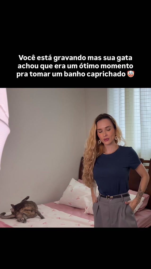 Juro, ter gato é um evento né? Eu atrapalhando o banho da protagonista 😂 

#gatos #gatinhosfofinhos #gatinhoseng...