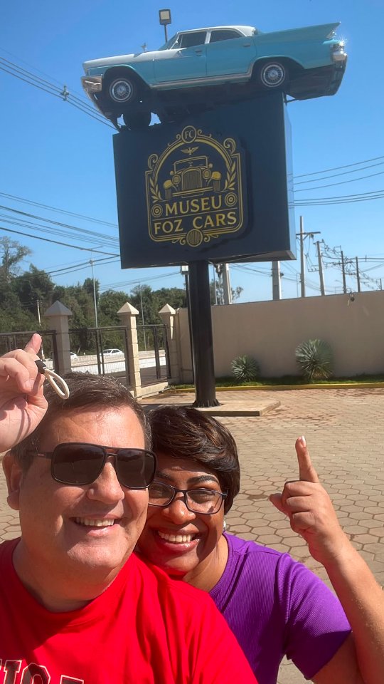 🚗✨ Uma parada que entrou no nosso roteiro em Foz do Iguaçu!

Eu e meu mozinho fomos conhecer o Museu Foz Cars e...