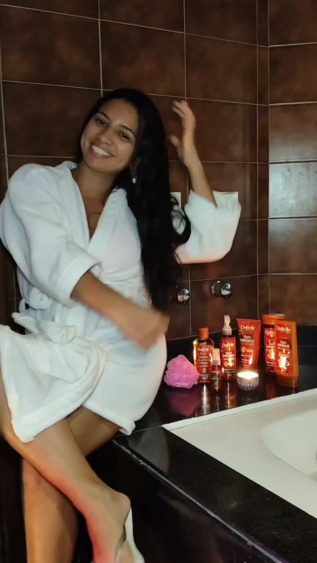 #parceria 

Às vezes você não é chata, só precisa de um banho Premium com Dabelle.

A nova linha Óleo Mágico d...