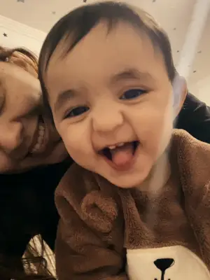 Feliz 1 aninho Juju, que você seja saudável e tão feliz quanto você nos faz porque amada você já é. 💖
