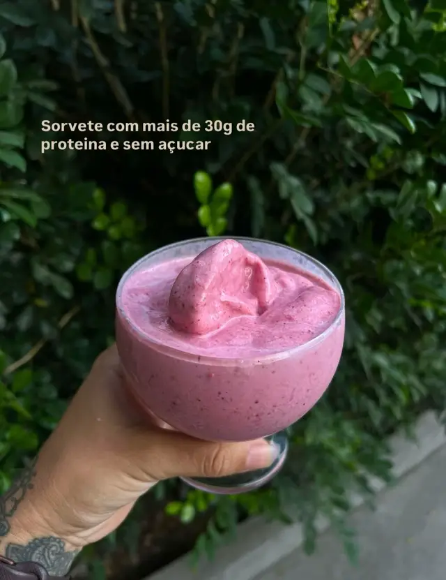 Um sorvete baixissimo em caloria e que cabe em qualquer dieta, sem açucar e ainda com muita proteína.