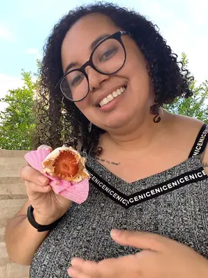 Provei o doce queridinho do momento.. Morango Cravejado 🍓❤️‍🔥  Alguém mais provou? E aí, o que você ac...