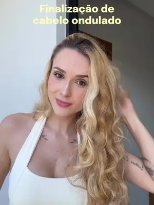 Bora aprender a fazer a finalização 🧜🏻‍♀️?  EU AMO! É um jeito super prático de finalizar o cabelo e ...