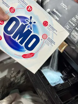Testei o novo OMO Todo Ciclo aqui em casa: espuma pra todo lado e aquele cheirinho de roupa limpa que dá vontade de ...